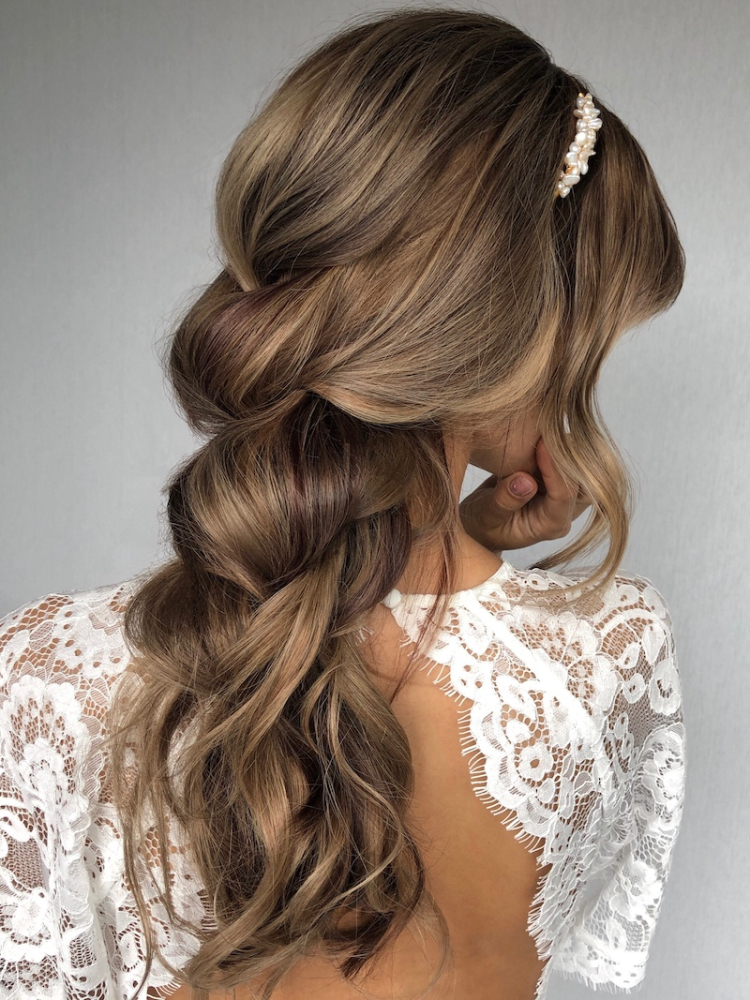 Sally Jane Bridal Sabrina Haarstreng Dorado main product photo